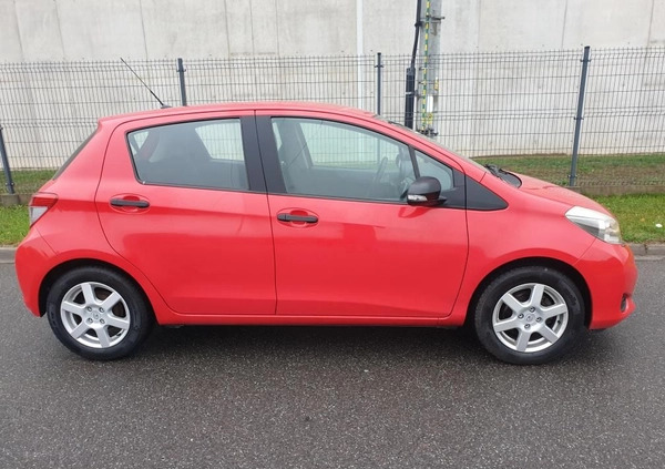 Toyota Yaris cena 20909 przebieg: 185000, rok produkcji 2012 z Sieradz małe 436
